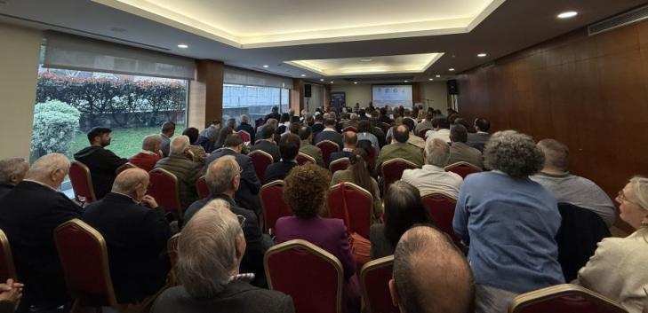 exito-de-afluencia-en-viveiro-en-el-foro-economico-conecta-sobre-a-marina